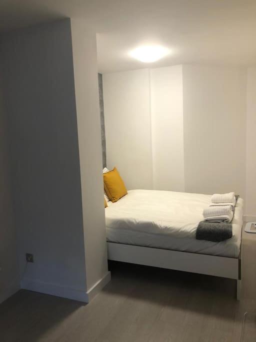 Stunning Apartment In Leeds- Financial District Leeds  Buitenkant foto