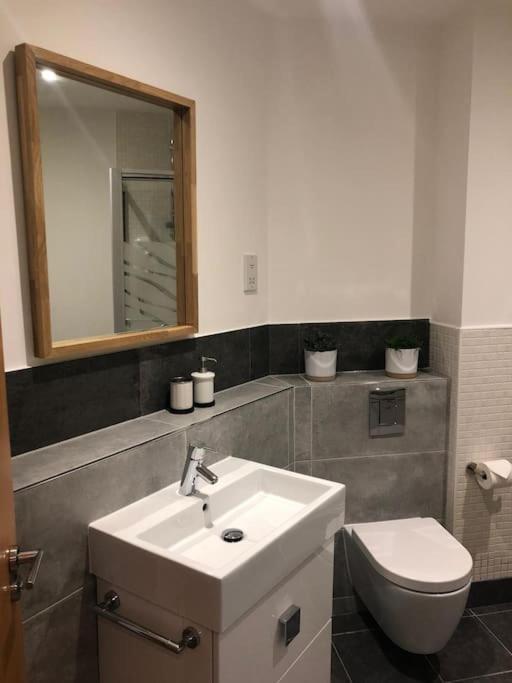 Stunning Apartment In Leeds- Financial District Leeds  Buitenkant foto