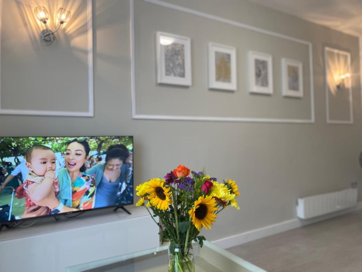 Stunning Apartment In Leeds- Financial District Leeds  Buitenkant foto
